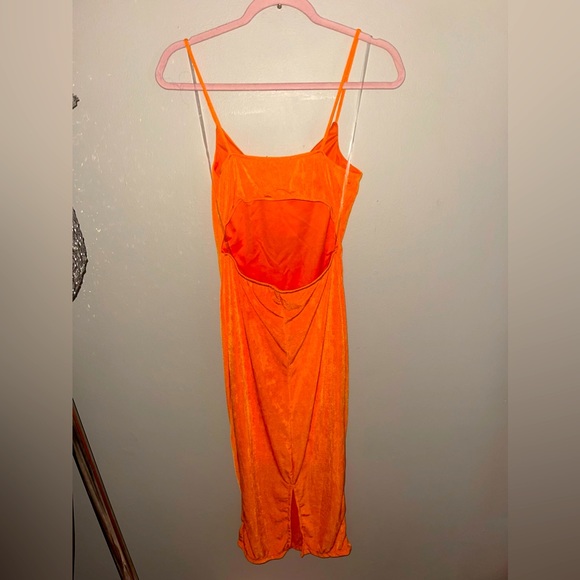 BNWT, charmed hearts , orange midi dress, size medium - Picture 3 of 3